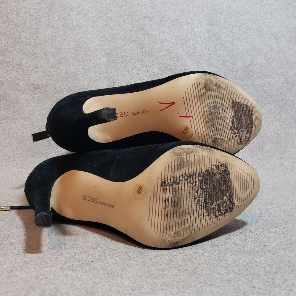 *size 4* BCBGeneration "BELININI stiletto bootie - Picture 11 of 12